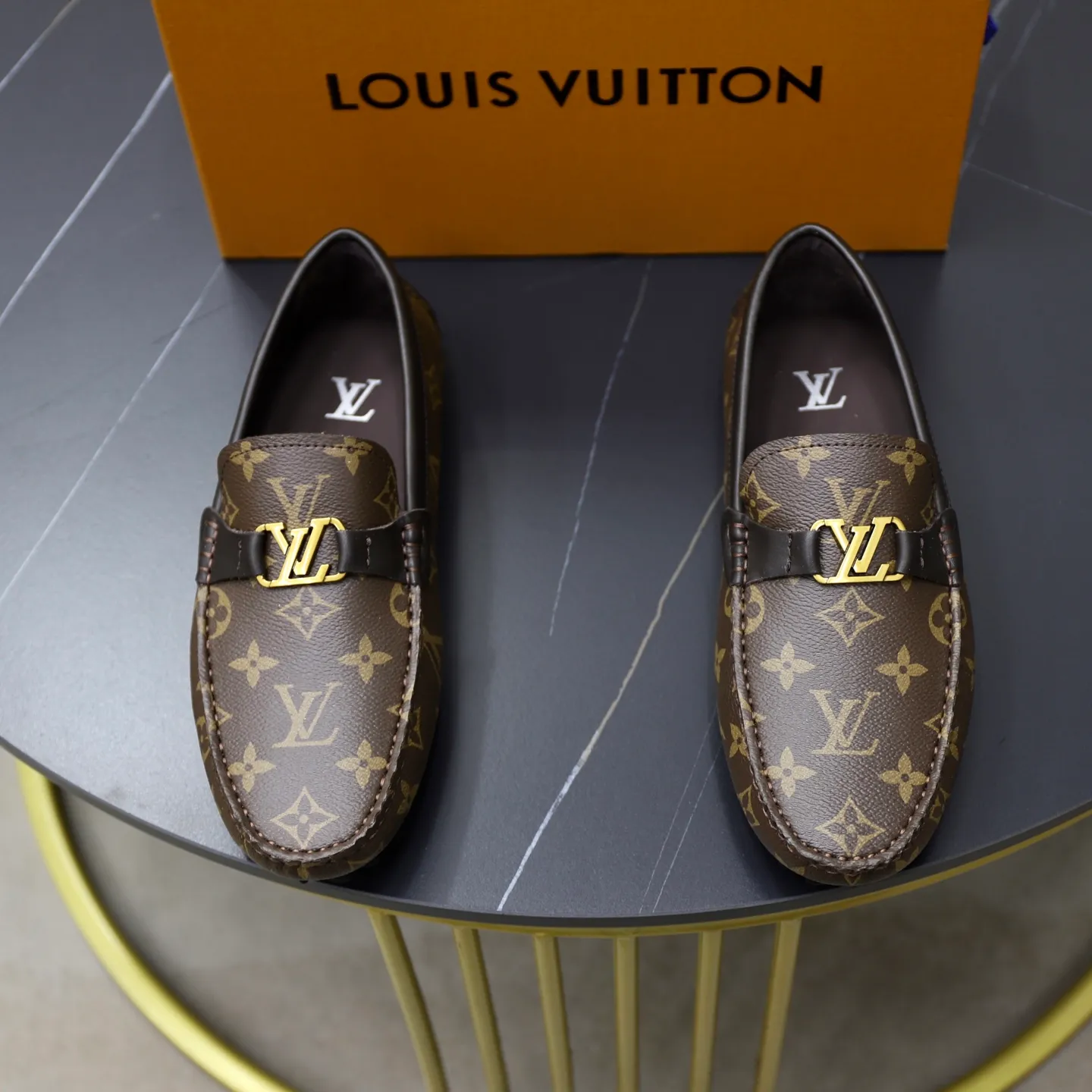 Ex-factory price: 480💰【LV】Louis Vuitton ⚠️High-end men’s driving and pedal series ⚠️38-44 (customized for 45) ⚠️All original cowhide leather! Thick and soft! Made entirely of calfskin lining! The latest non-slip beanie sole! Three-dimensional package technology! Fashionable and classic! Handicrafts! Original high quality! Feel free to compare!